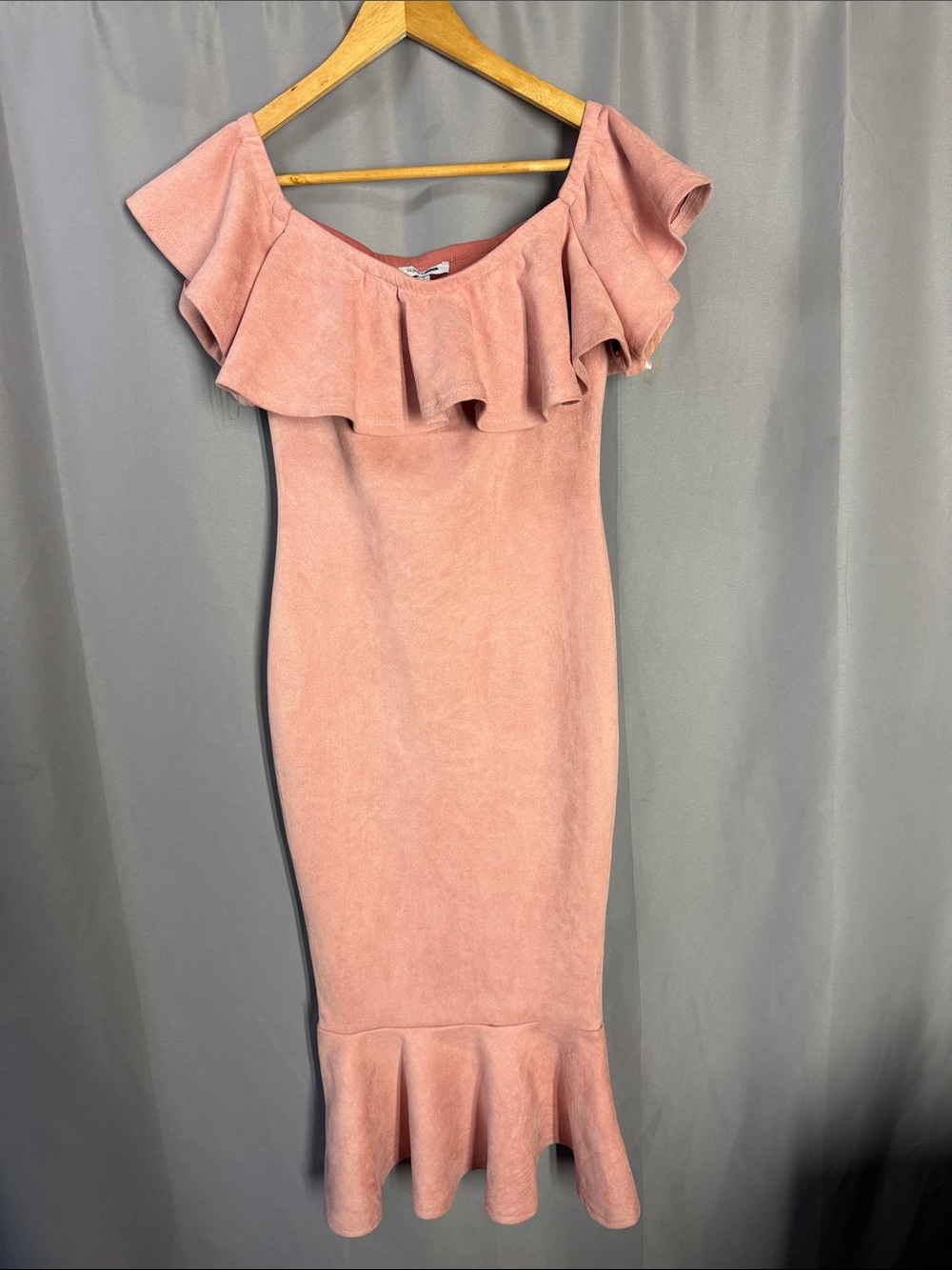 Fashion Nova Blush Pink Off-Shoulder Ruffle Midi Dress medium